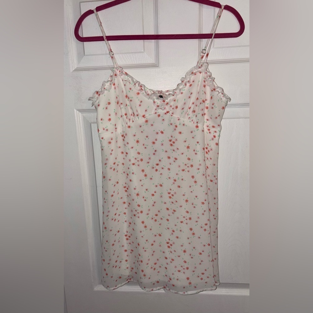 NWT Wild Fable White and Red Floral Chemise with Bow Lined Size Medium